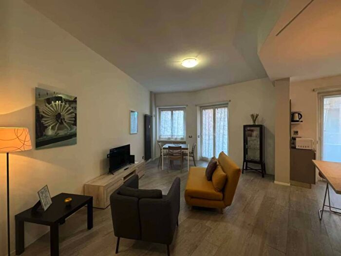 Appartamento trilocale in affitto in Via Federico Barocci, Ardeatino Montagnola, Roma