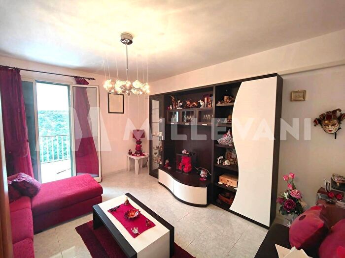 Appartamento con 6 locali in vendita in Via Berlinguer, Scicli