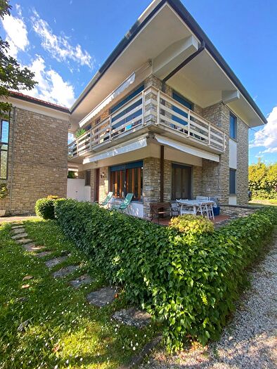 Appartamento con 5 locali in affitto in Forte Dei Marmi