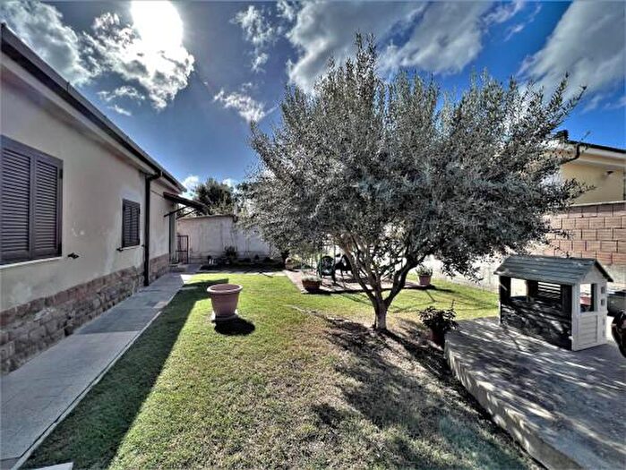 Casa trilocale in vendita in Via Felice Caronni, Roma