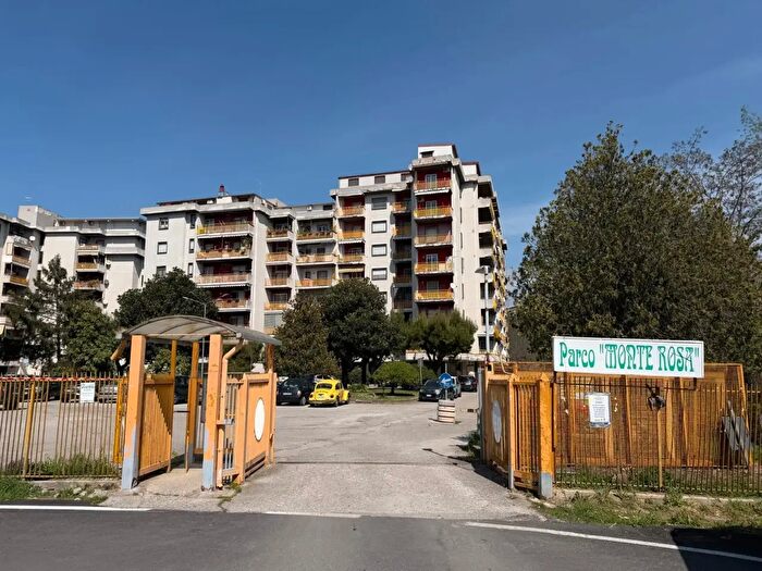 Appartamento trilocale in vendita in Via Monte Rosa, Battipaglia