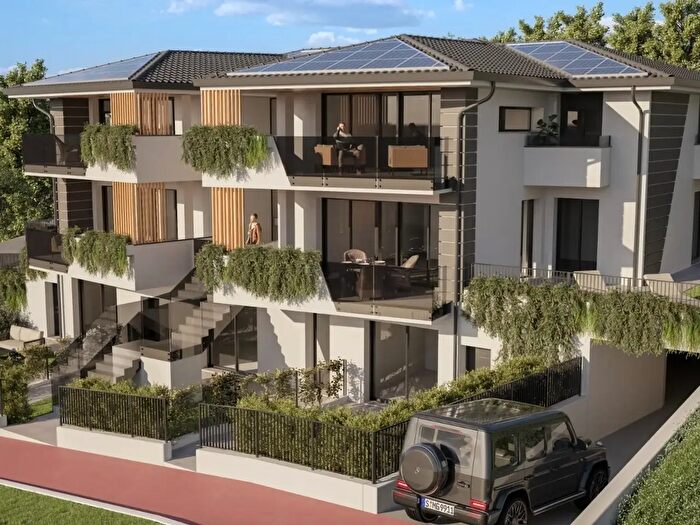 Appartamento trilocale in vendita in Via Enrico De Nicola, Gabicce Mare