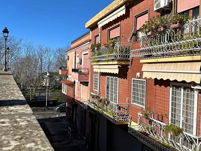 Appartamento trilocale in vendita in Via Vascarelle, Albano Laziale