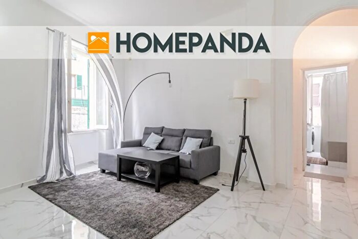 Appartamento trilocale in vendita in Salita Brasile, Genova