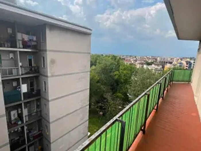 Appartamento quadrilocale in vendita in Via Giosuè Carducci, Lissone