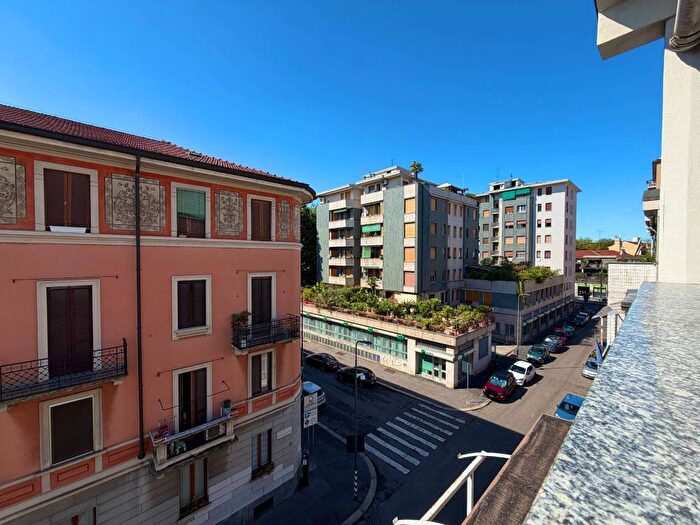 Appartamento bilocale in affitto in Via Roggia Scagna, Rovereto, Milano