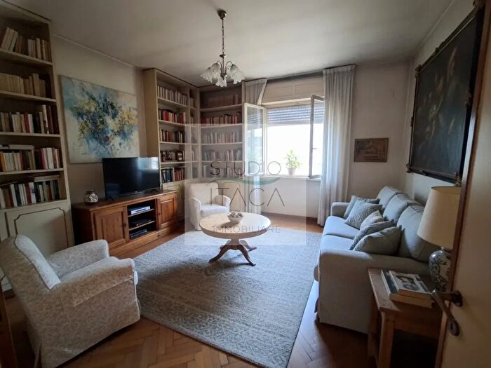 Appartamento trilocale in vendita in Via Marconi, Padova