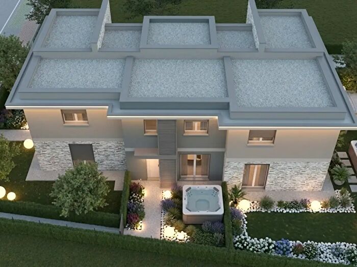 Casa trilocale in vendita in Strada Martinella, Parma