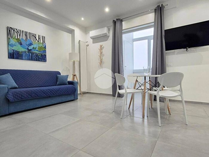 Appartamento monolocale in affitto in Via Benedetto Gravina, Borgo Vecchio, Palermo