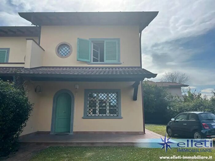 Casa con 7 locali in vendita in Michelangelo Buonarroti, Forte Dei Marmi
