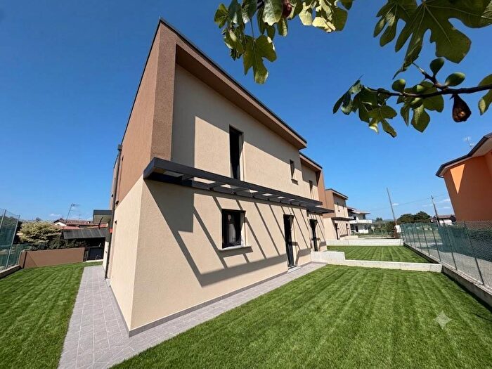 Casa quadrilocale in vendita in Via Fontanabona, Centro, Pagnacco