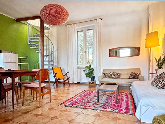 Appartamento trilocale in affitto in Via Budrio, Baggio, Milano