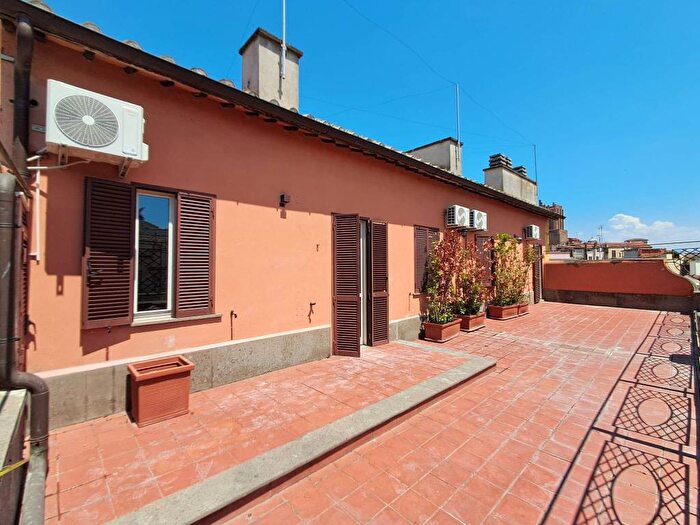 Casa trilocale in affitto in Via Novembre, Colosseo Fori Imperiali, Roma