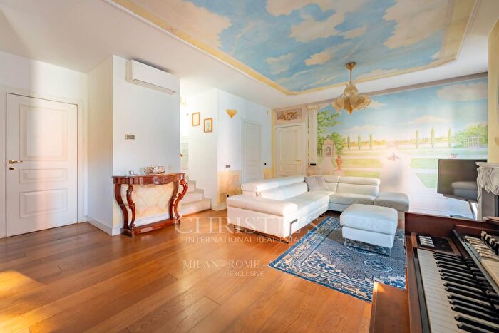 Appartamento trilocale in vendita in Viale Bligny, Milano