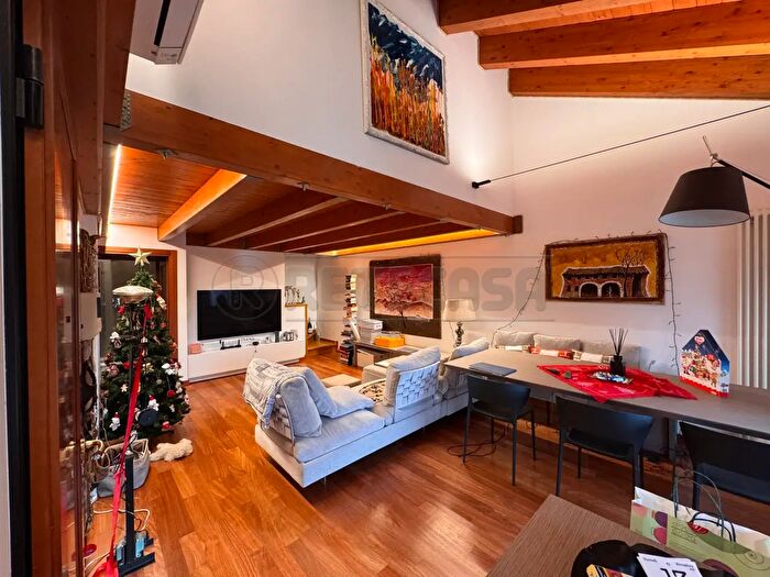 Appartamento quadrilocale in vendita in Via Bastia Fuori, Mirano