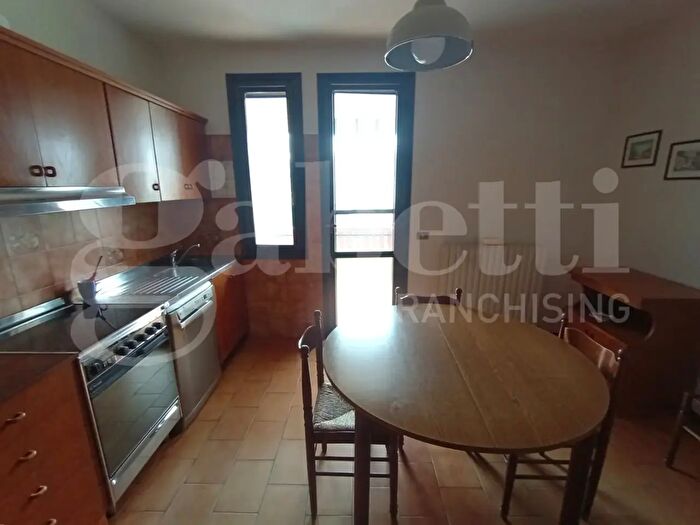 Appartamento con 5 locali in vendita in Cantarana di Cona Via Milano, Cona