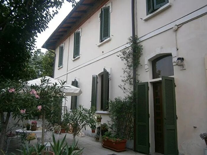 Casa con 8 locali in vendita in Crema