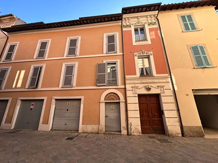 Appartamento trilocale in affitto in Terni