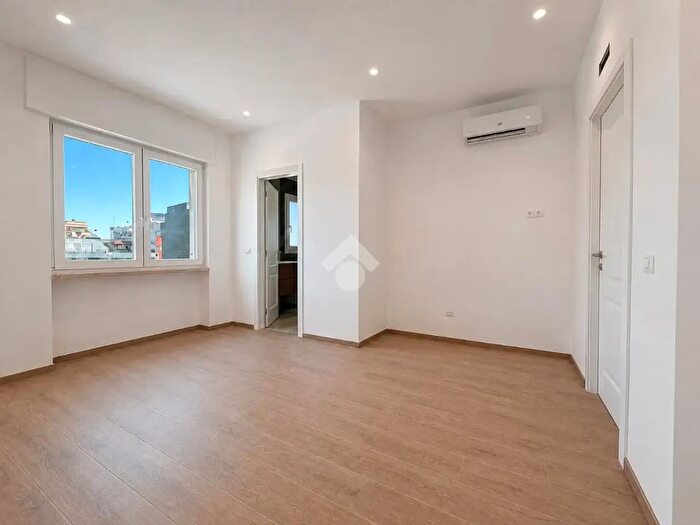 Appartamento trilocale in vendita in Via Francesco Lattanzio, Bari