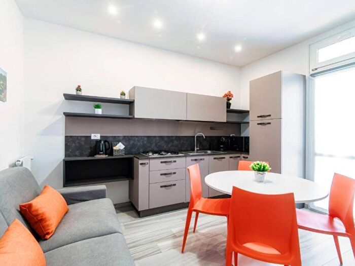 Appartamento bilocale in affitto in Viale Innocenzo XI, Viale Varese Crocifisso, Como