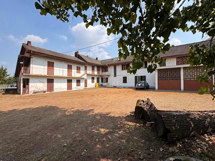 Appartamento con 6 locali in vendita in Via Trucco di Brione, Val Della Torre