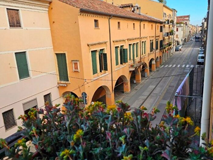 Appartamento con 5 locali in affitto in Santa Croce, Padova