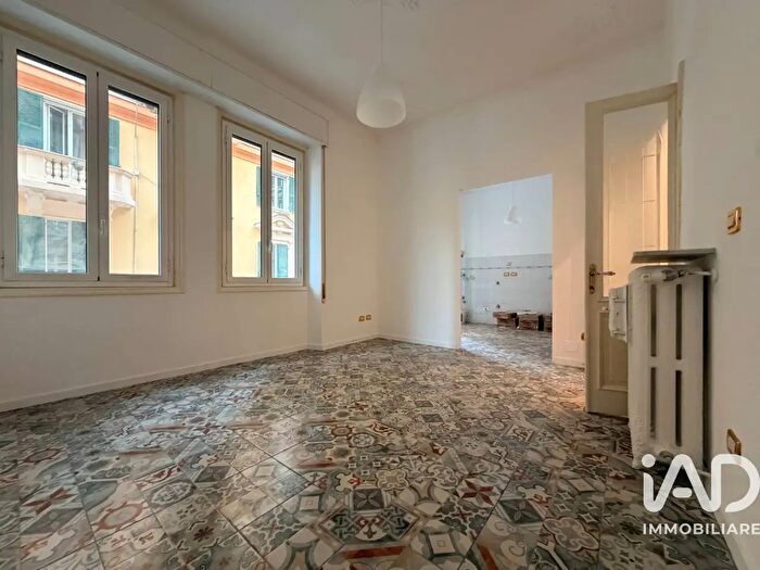 Appartamento con 6 locali in vendita in Via Antonio Cantore, Genova