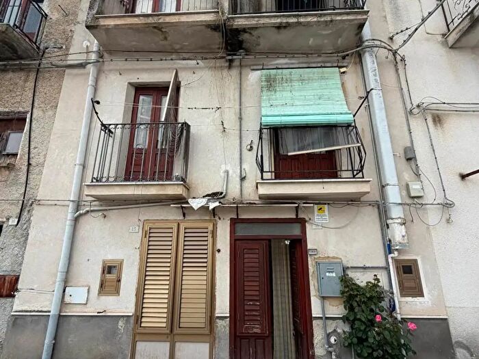 Casa con 5 locali in vendita in Chiusa Sclafani