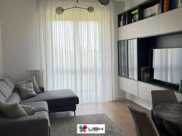 Appartamento trilocale in affitto in Viale Edoardo Jenner, Milano