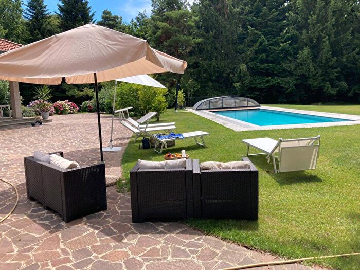 Casa con 6 locali in affitto in Locate Varesino