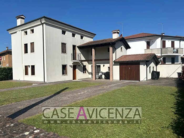 Casa con 5 locali in vendita in Via XX Settembre, Camisano Vicentino