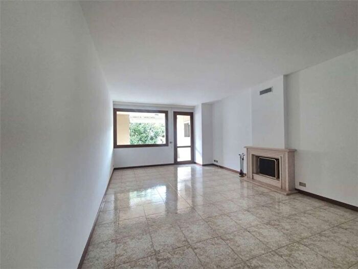 Appartamento con 6 locali in affitto in Via Giuseppe Verdi No Number, Centro, Conegliano