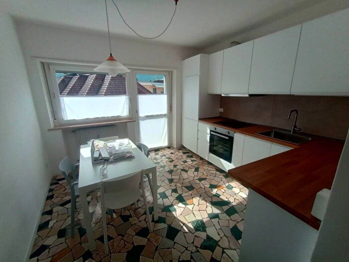 Appartamento trilocale in affitto in Via della Mendola, Gries San Quirino, Bolzano