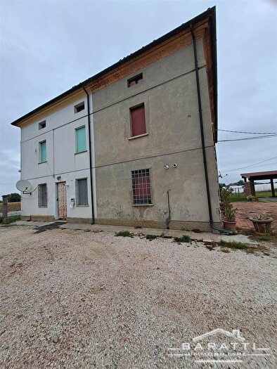 Casa con 5 locali in vendita in Sermide e Felonica
