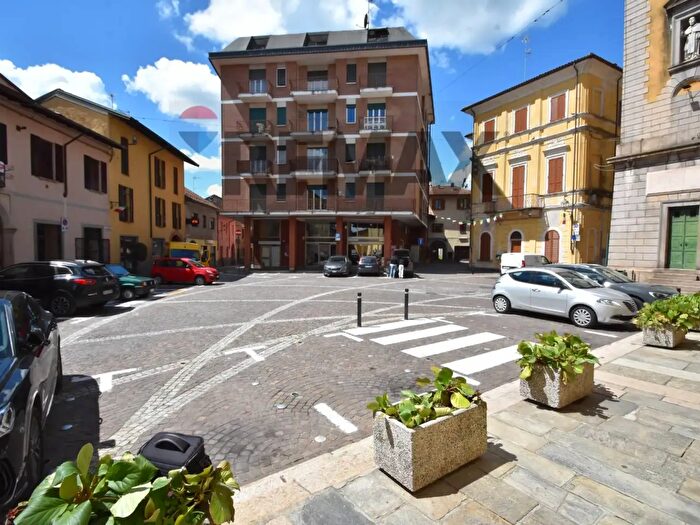 Appartamento trilocale in vendita in Piazza Matteotti, Castelletto Sopra Ticino