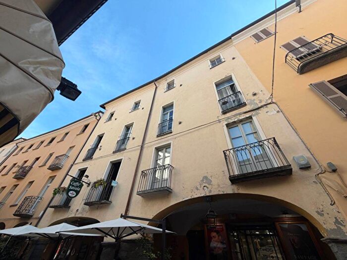 Appartamento trilocale in vendita in Via Savoia, Centro, Pinerolo