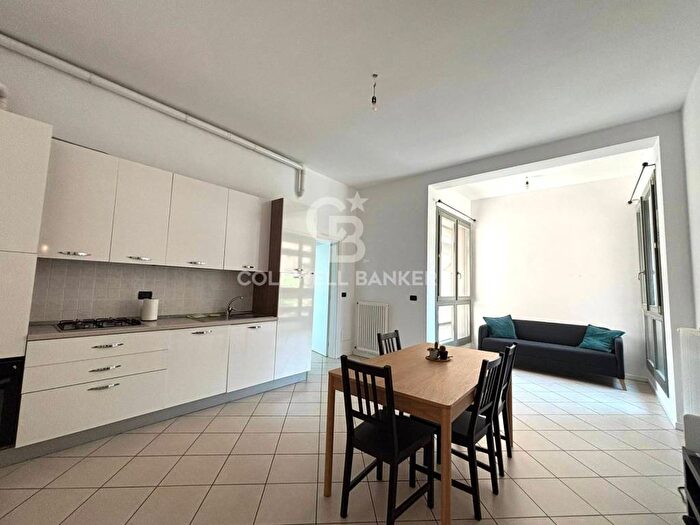 Appartamento trilocale in affitto in Via Parisio, Murri, Bologna