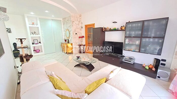 Appartamento trilocale in vendita in Via Don Luigi Sturzo, Adelfia