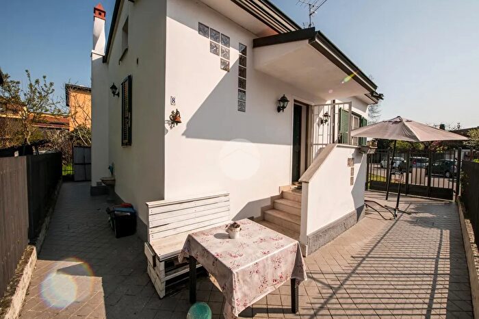 Casa trilocale in vendita in Via Monte Bianco, San Giuliano Milanese