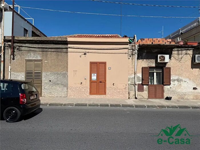 Casa con 7 locali in vendita in Ss, Spadafora