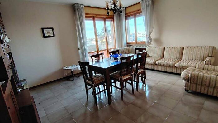 Appartamento con 5 locali in vendita in Senigallia