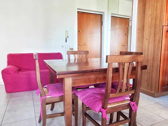 Appartamento trilocale in affitto in Via Carlo Panati, Centro, Macerata