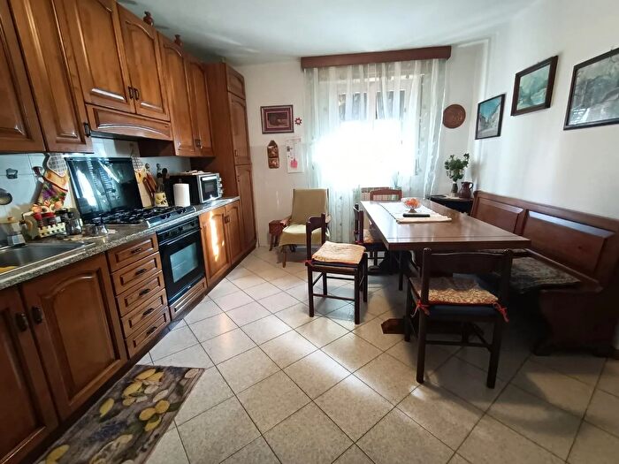 Casa con 5 locali in vendita in Ameglia