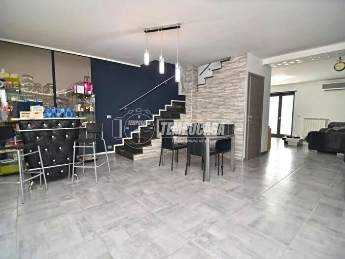 Casa con 7 locali in vendita in Via Torino, Brandizzo