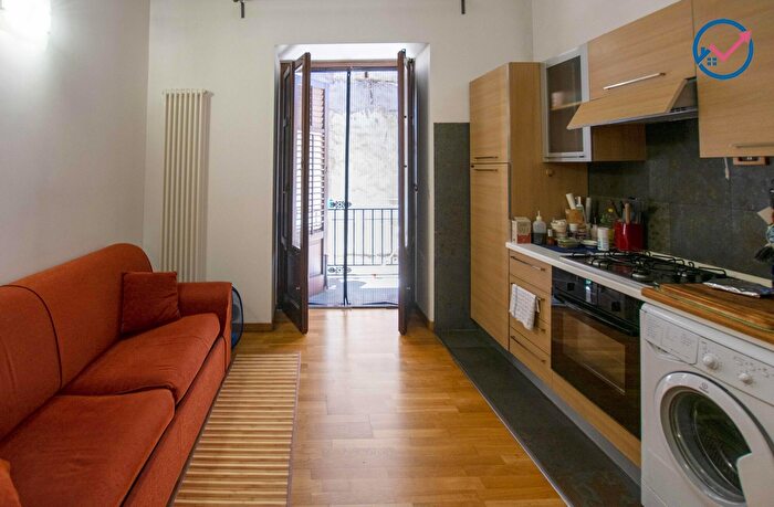 Appartamento trilocale in affitto in Via Butera, Palermo