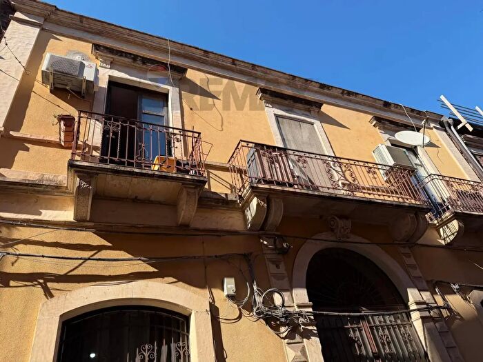 Appartamento trilocale in vendita in Via Fortuna, Catania
