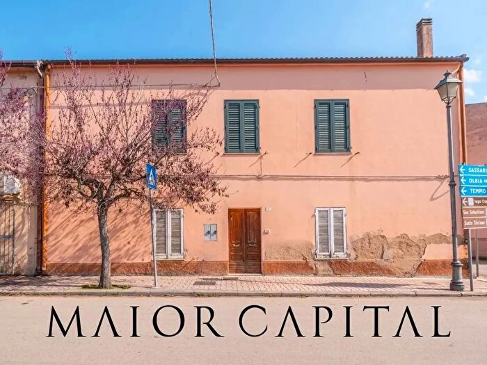 Appartamento con 5 locali in vendita in Oschiri