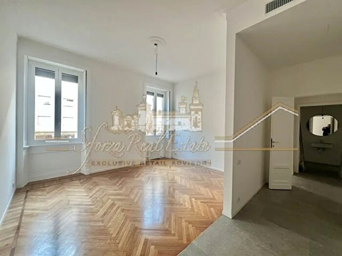 Appartamento trilocale in affitto in PZza S Maria Beltrade, Milano