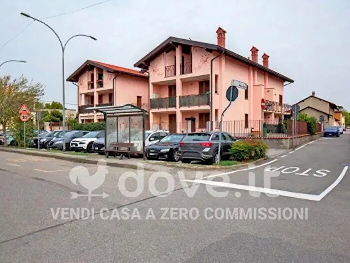 Appartamento trilocale in vendita in Via Stefano Jacini, Marcallo Con Casone