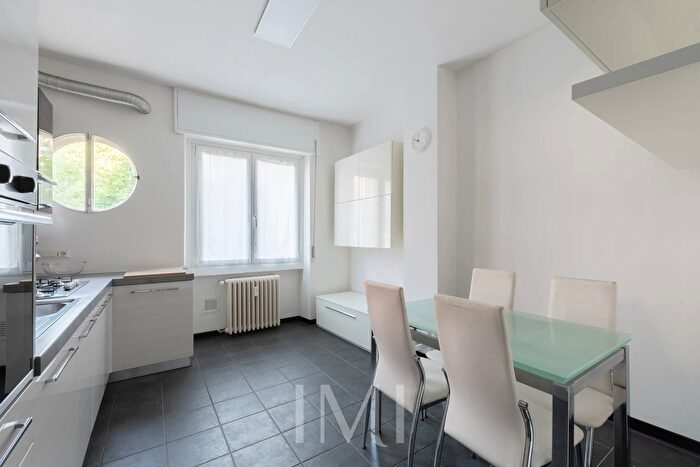 Appartamento trilocale in vendita in Via Giosuè Borsi, Milano